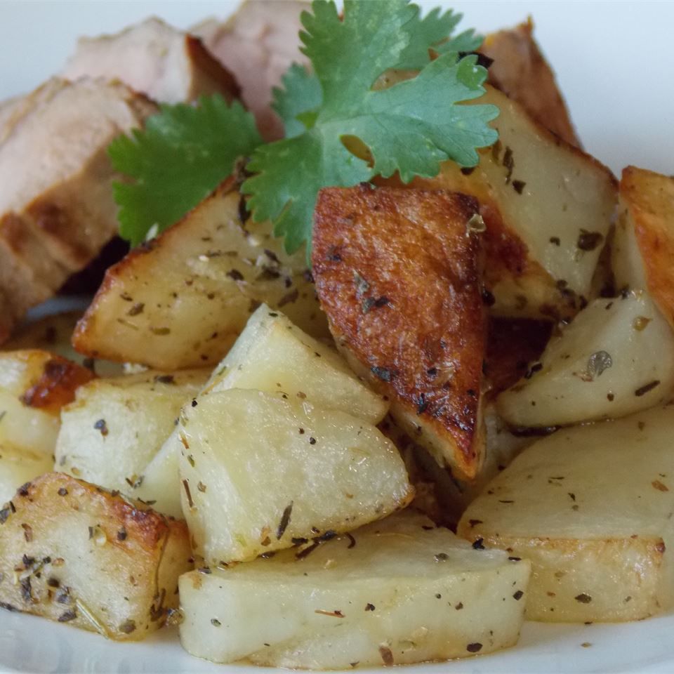 Жареный лук -картофель розмарина