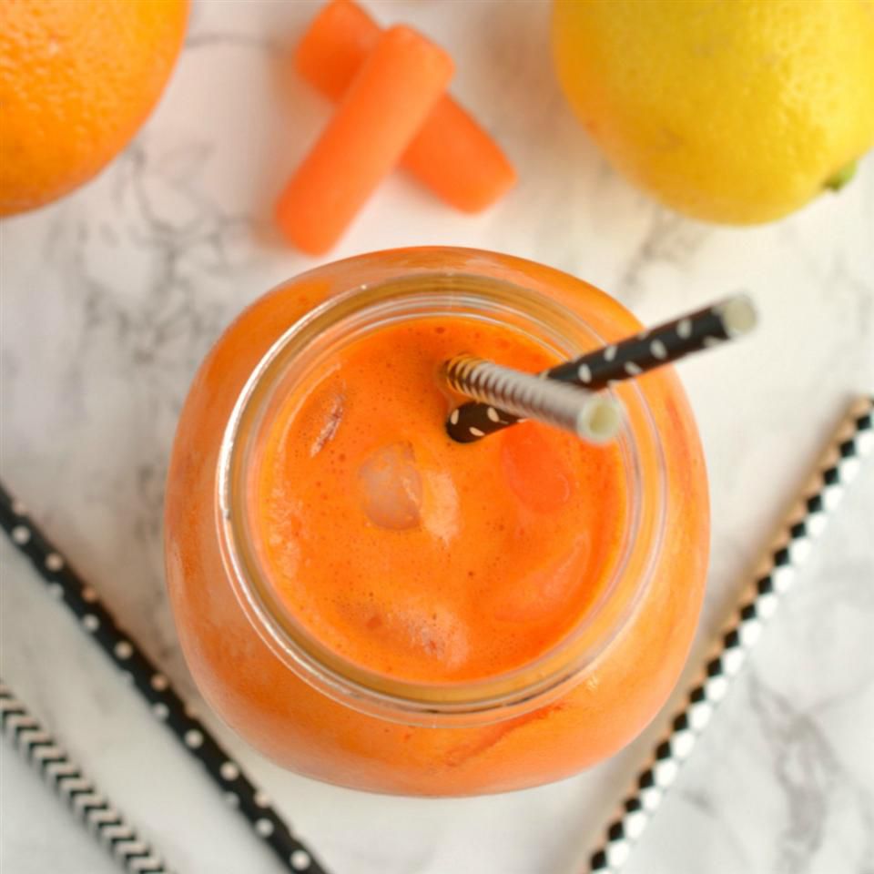 Апельсиновый морковный имбирный сок