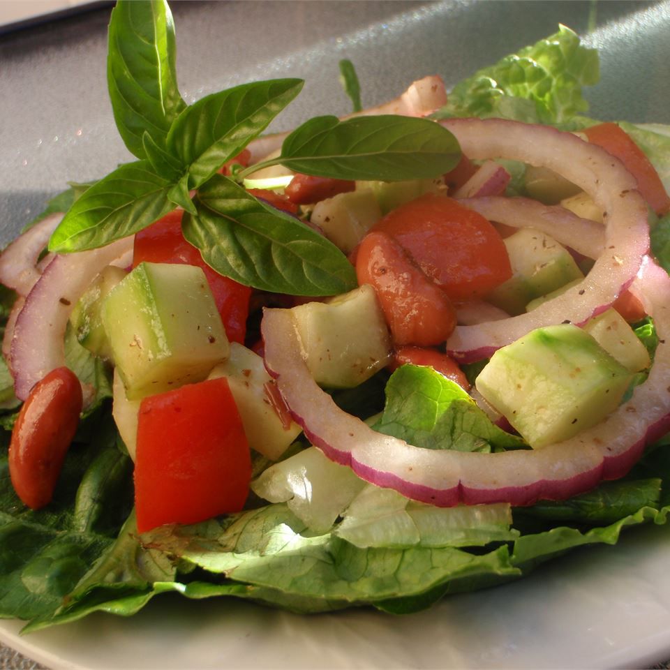 Салат из огурца и томата
