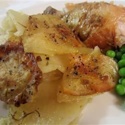 Картофельный гратин с куриным бульоном, чесноком и тимьяном