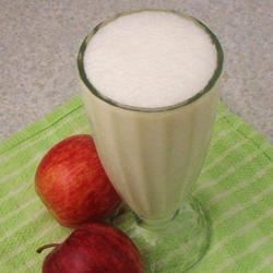 Яблочный молочный коктейль