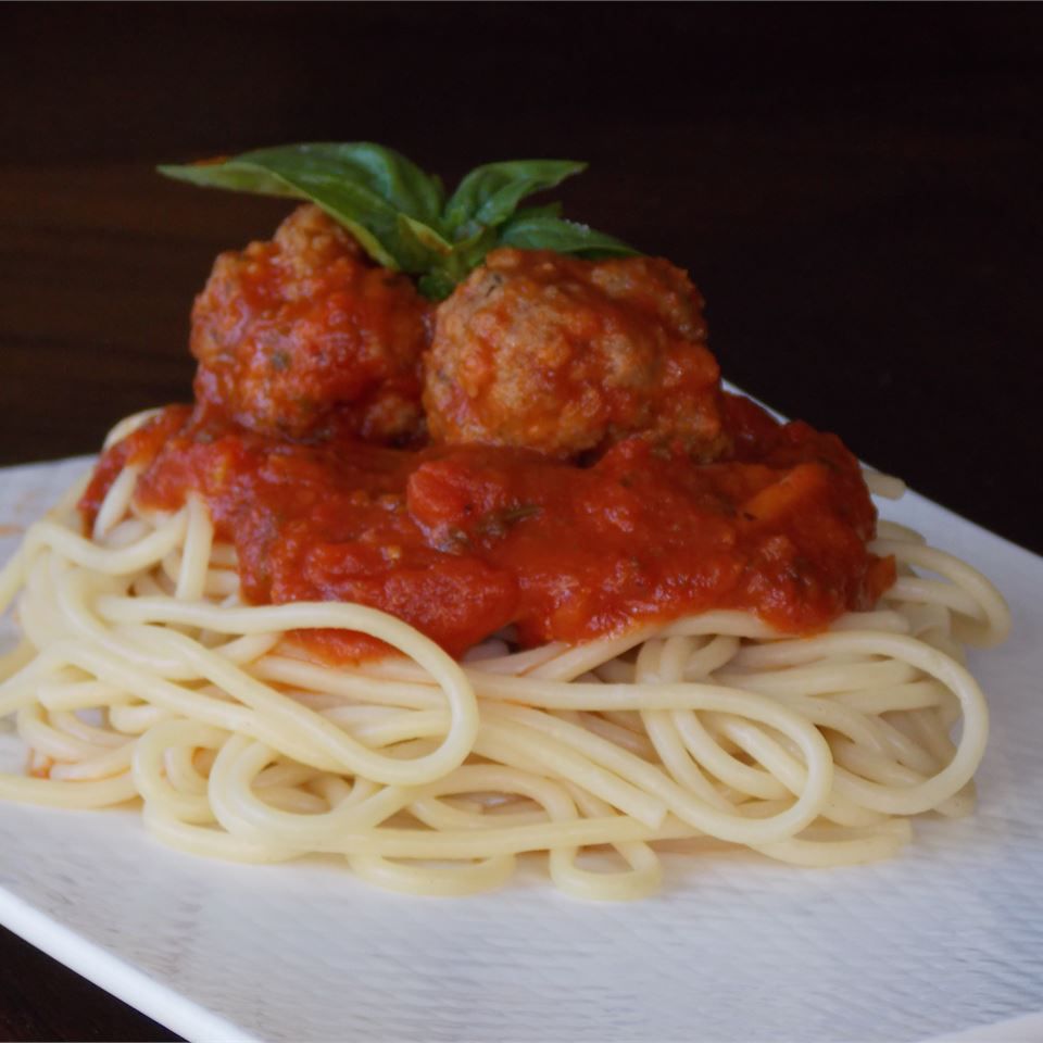 Здоровый итальянский соус спагетти с фрикадельками