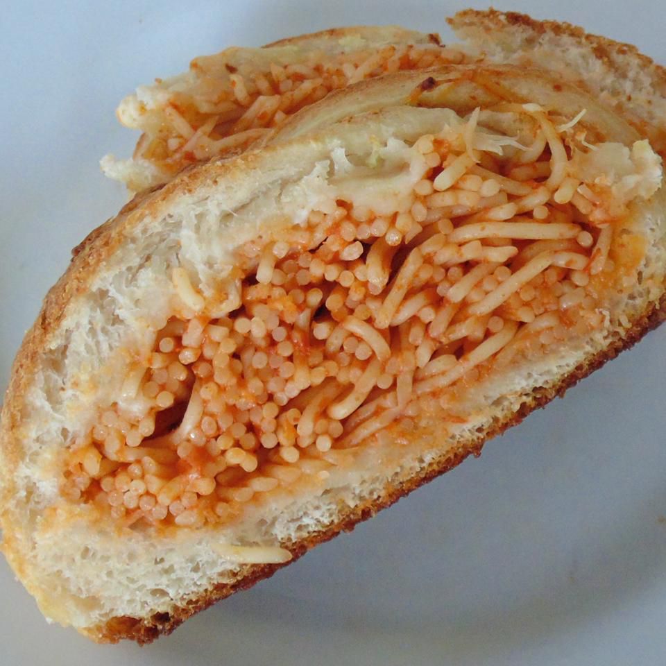 Вкусный спагетти хлеб
