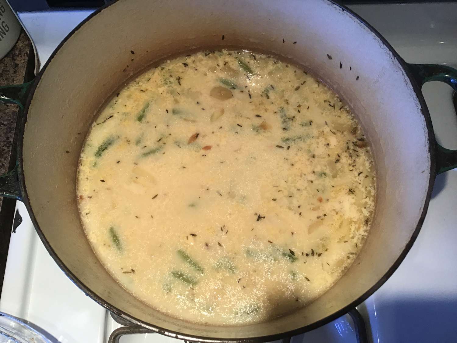 Сливочная зеленая фасоль и картофельный суп