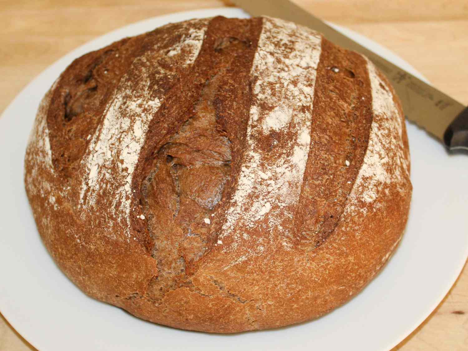 Темный ржаный хлеб