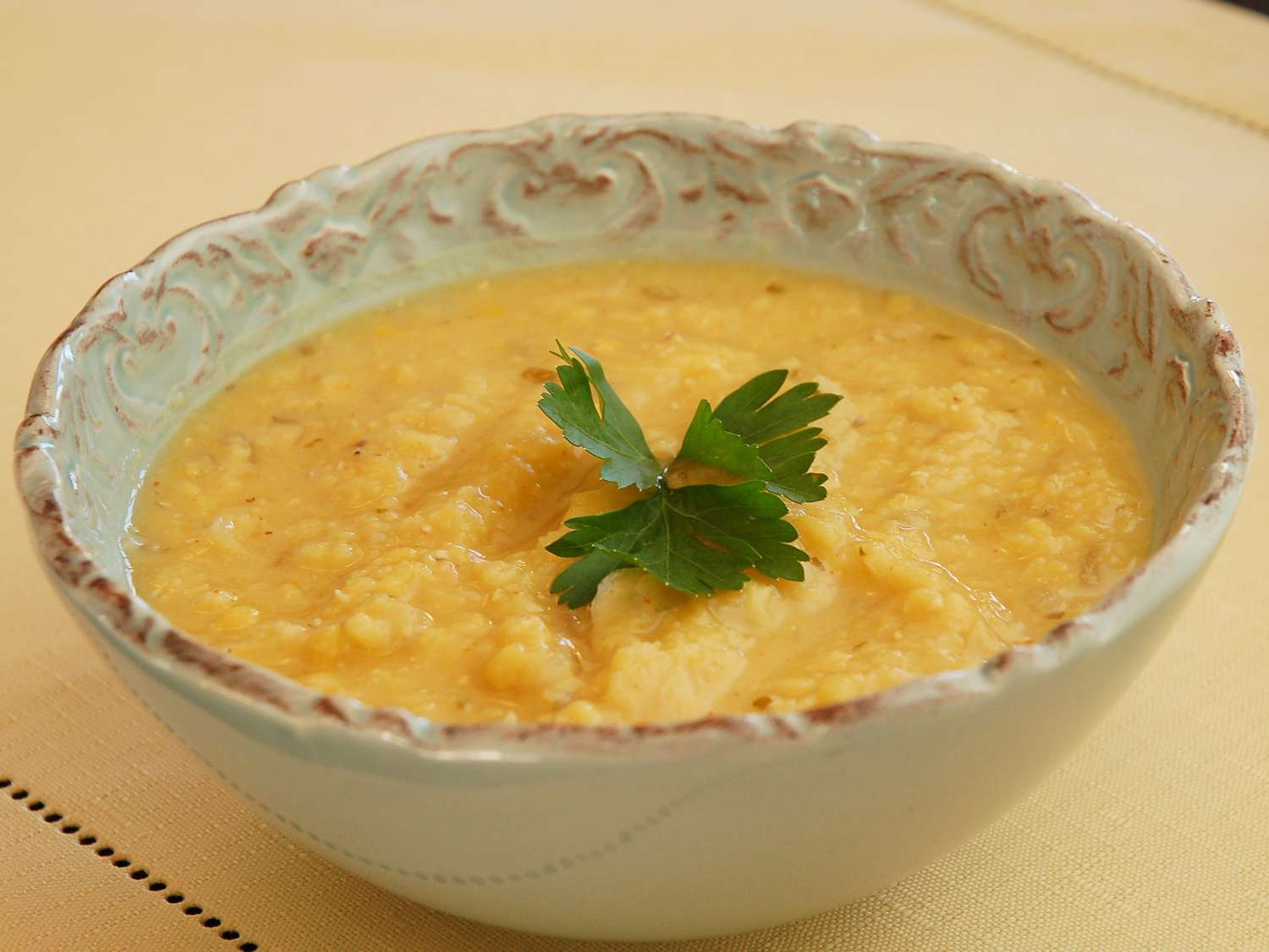 Суп из красной чечевицы в ливанском стиле