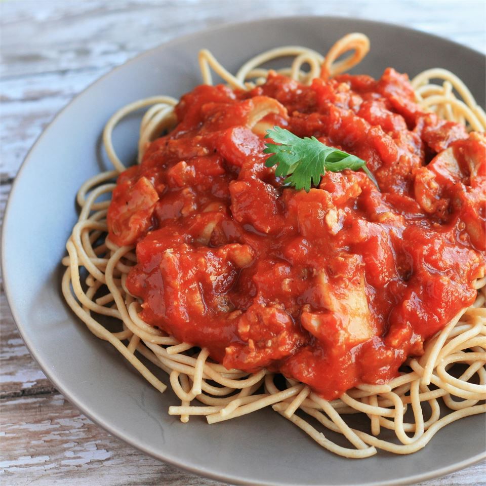 Легкие спагетти с томатным соусом