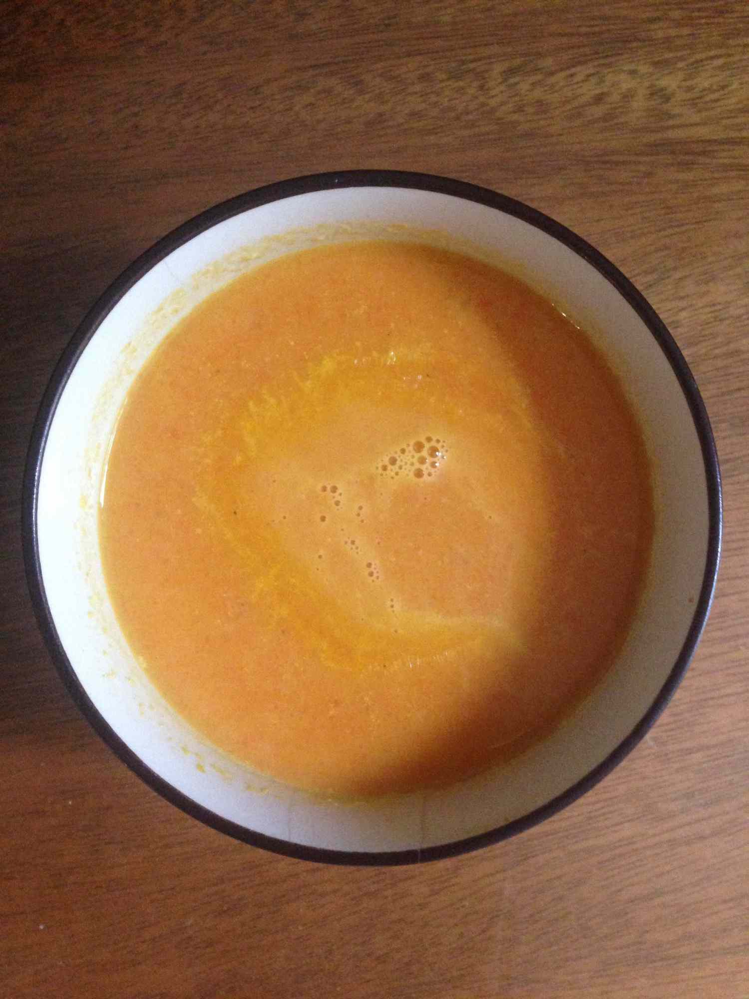 Морковный оранжевый суп