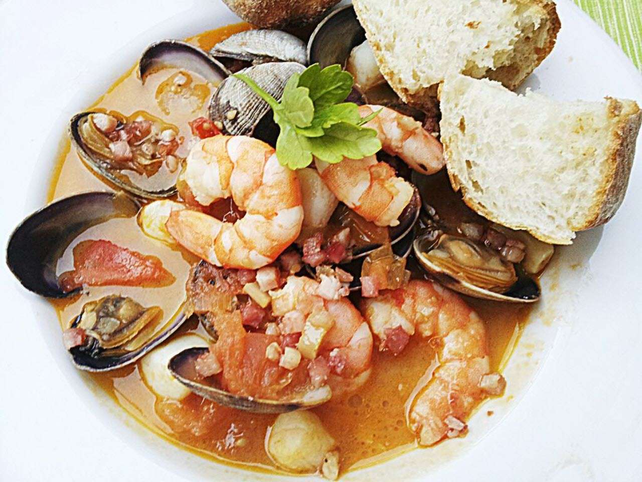 Zuppa di pesce e Frutti di Mare (Средиземноморский суп из морепродуктов)