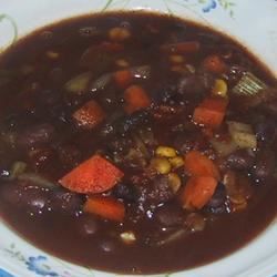 Хеддис черный и красная фасоль суп