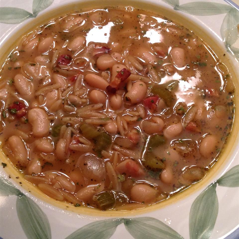 Итальянский суп из белой фасоли и панчетты