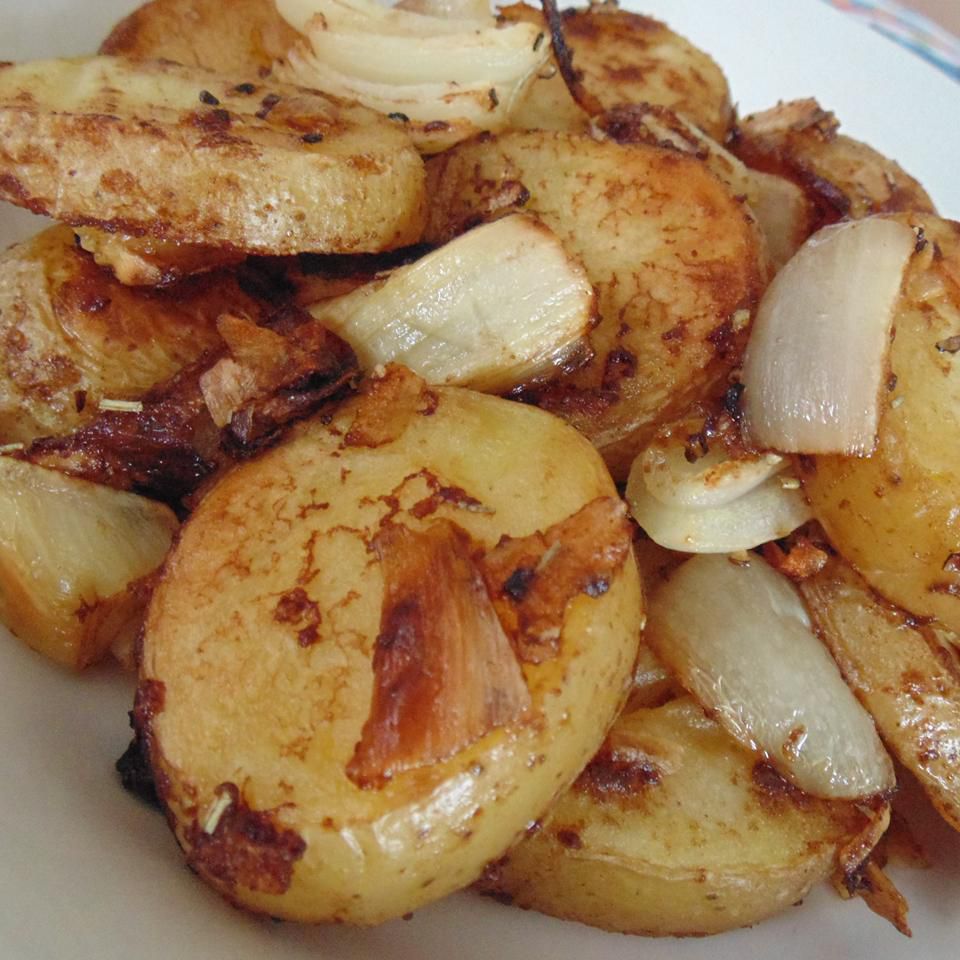 Жареный картофель и лук - легко и вкусно