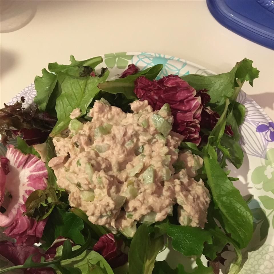 Отбросить мертвый вкусной салат из тунца