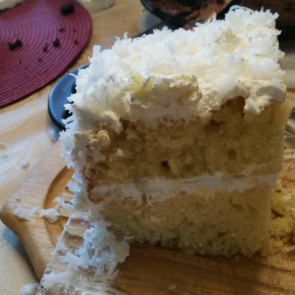 Кремовый кокосовый торт
