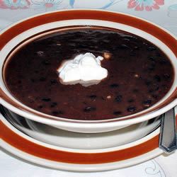 Легкий суп из черной фасоли