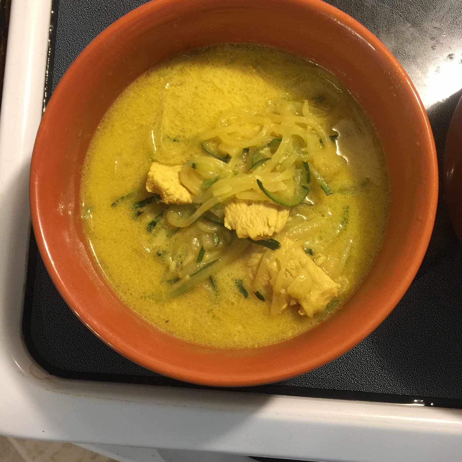 Тофу и кокосовый суп с лапшой