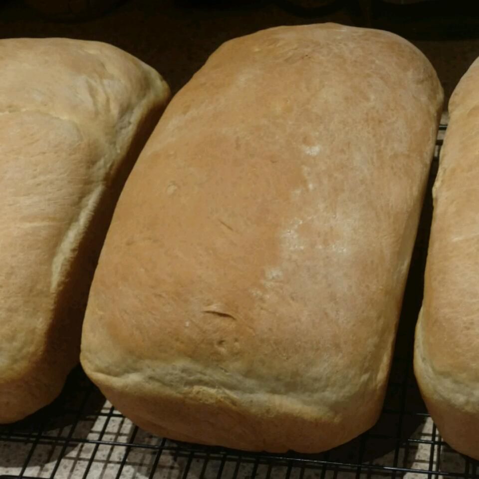 Свежий дрожжевой хлеб