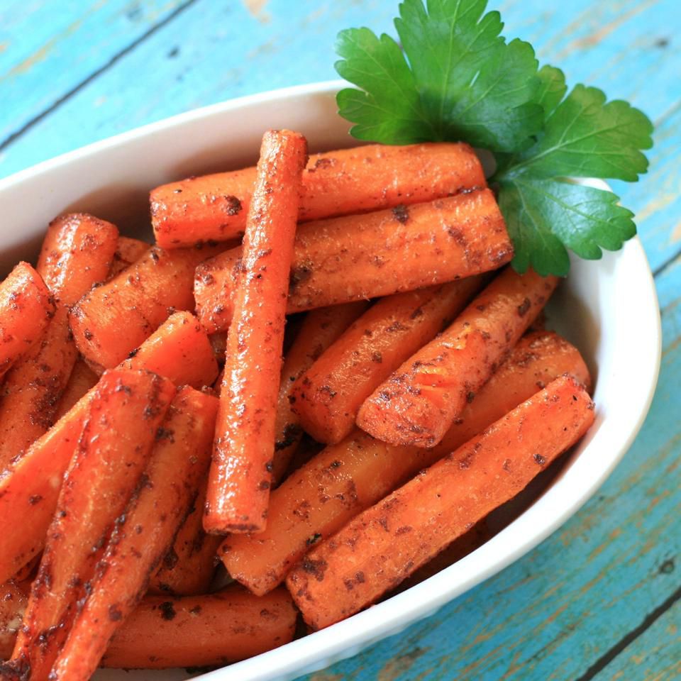 Быстрая и легкая запеченная морковь