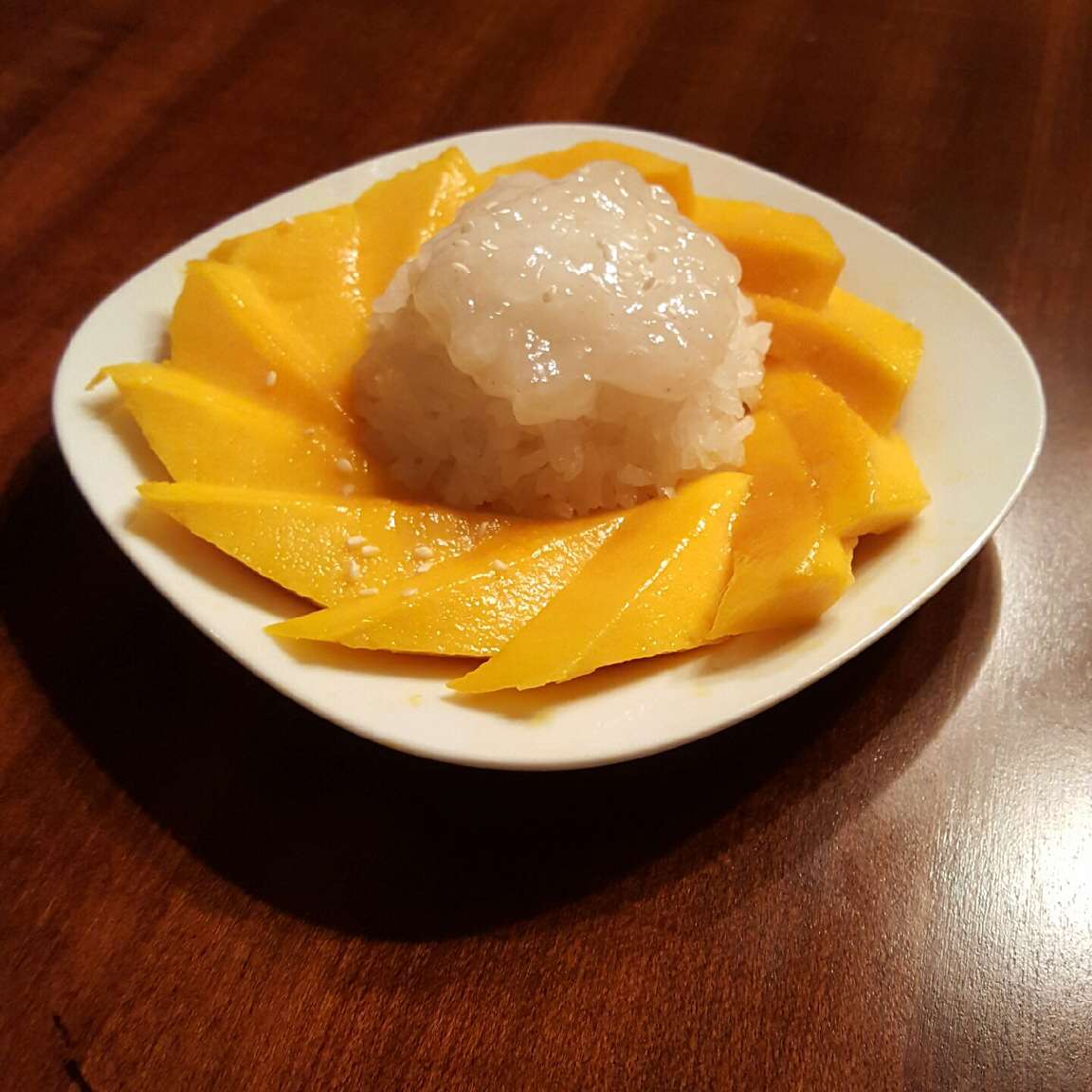 Тайский сладкий липкий рис с манго (Khao Neeo Mamuang)
