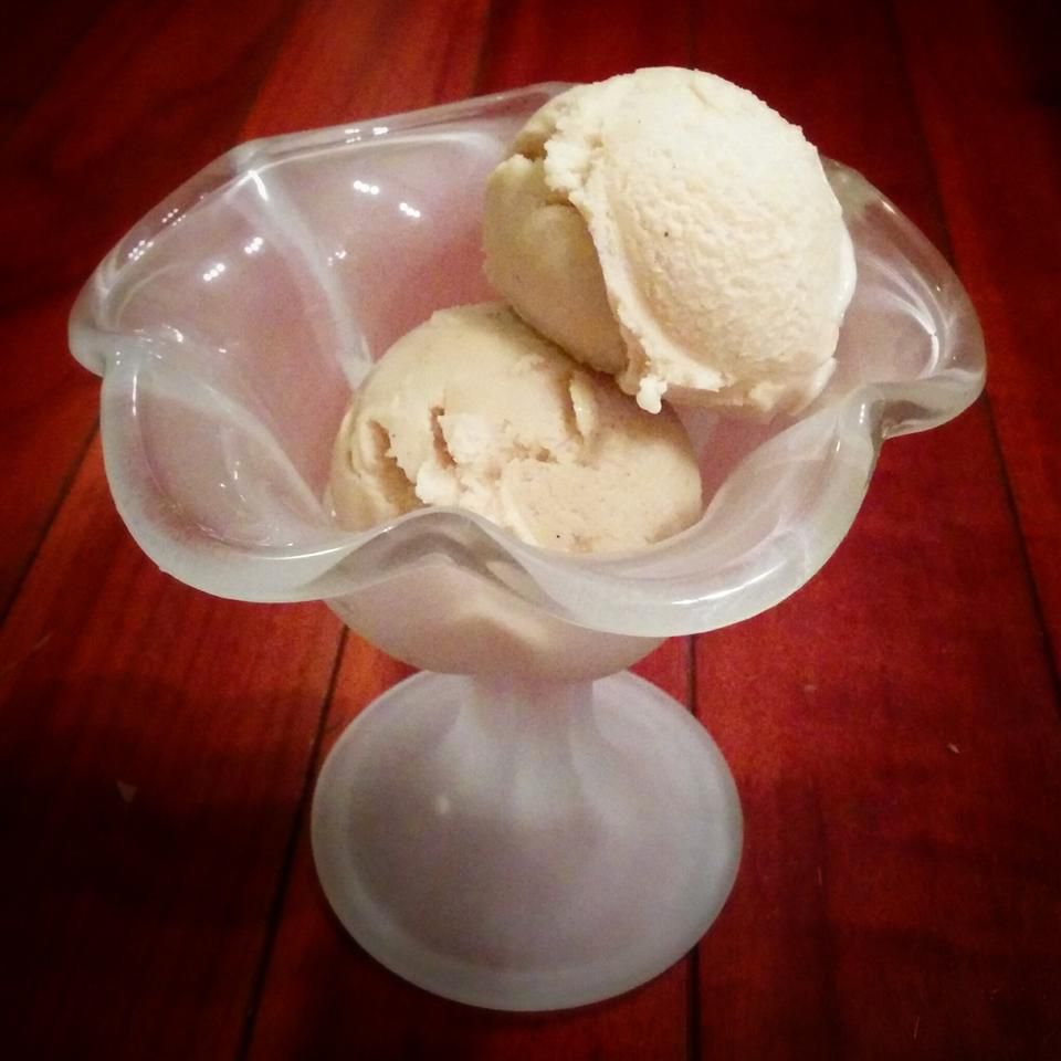 Карамелизованное персиковое мороженое