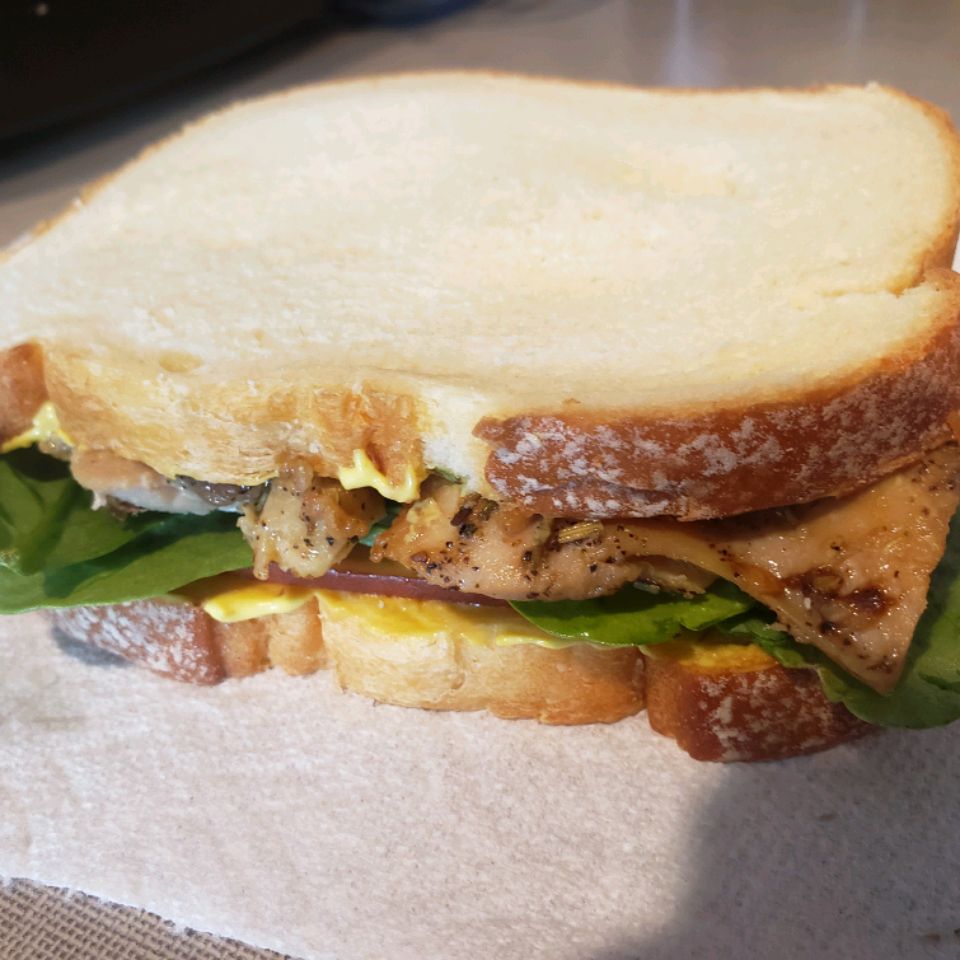 Сэндвич с курицей для гурманов