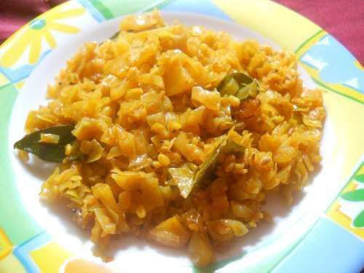 Kobi Batata Bhaji (индийская жареная капуста и картофель)