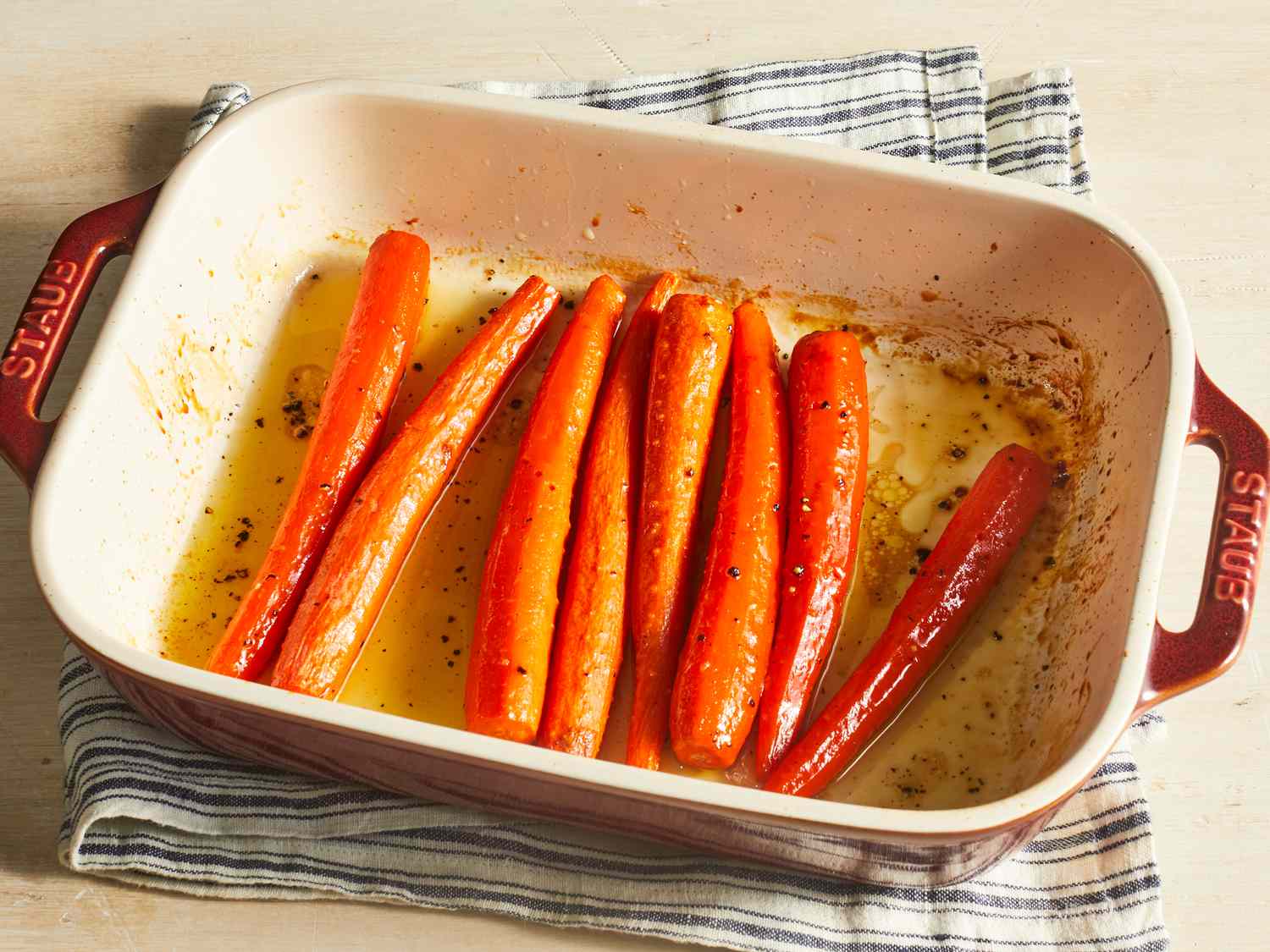 Медовая жареная морковь