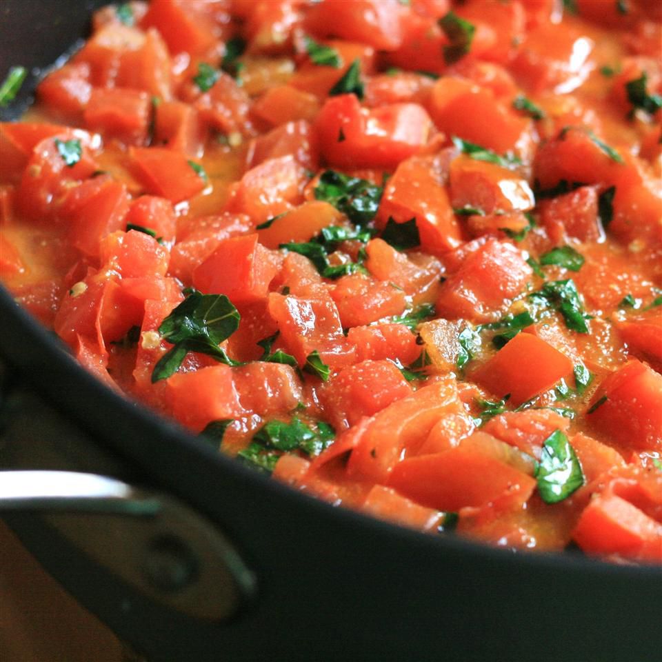 Домашний томатный базилик соус