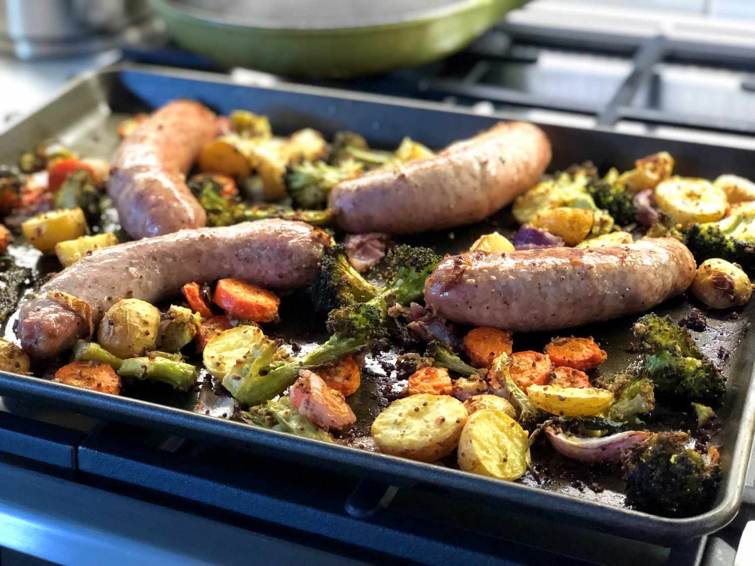 Колбаса и овощная кастрюля ужин