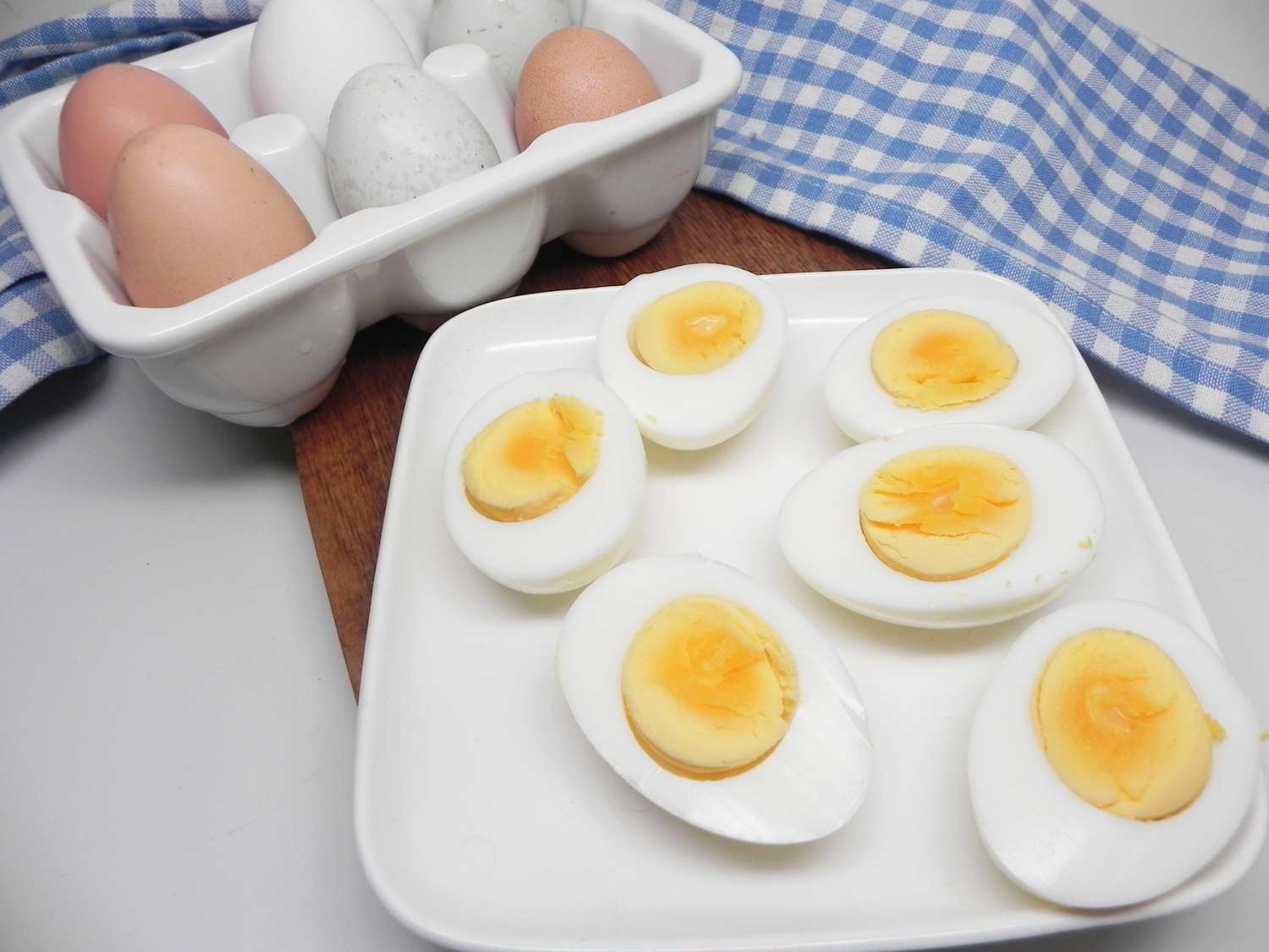 Легкие вкрутую яйца