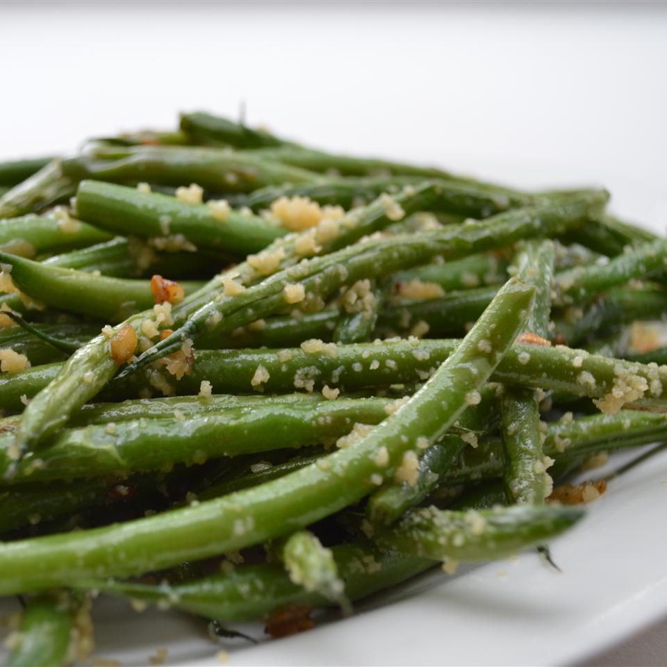 Garlicky Green Beans с луком
