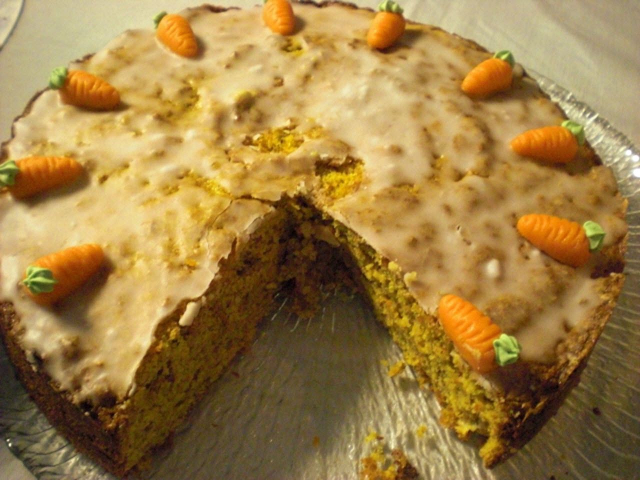 Швейцарский миндальный морковный торт (Aargauer Rueblitorte)