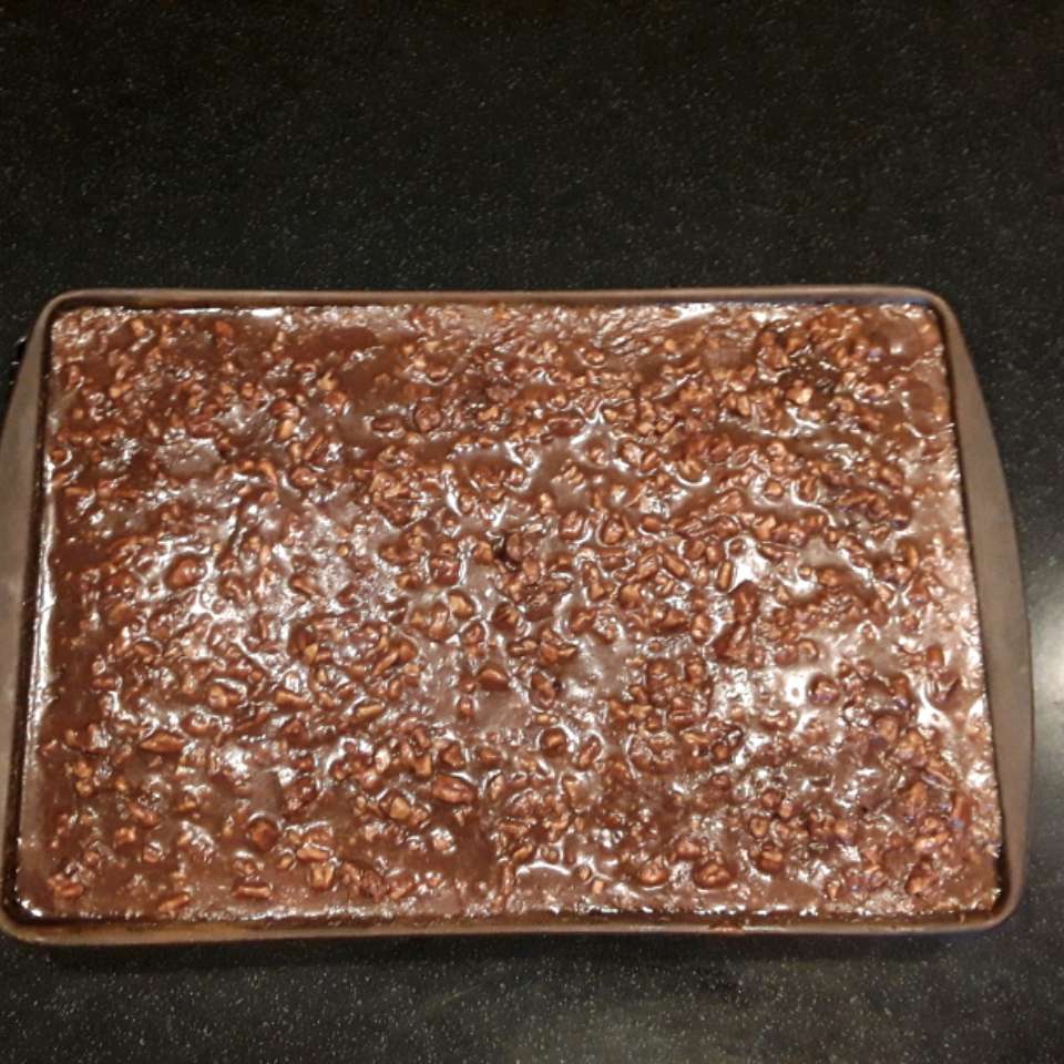 Старый южный шоколадный листовый пирог с орехом пекан