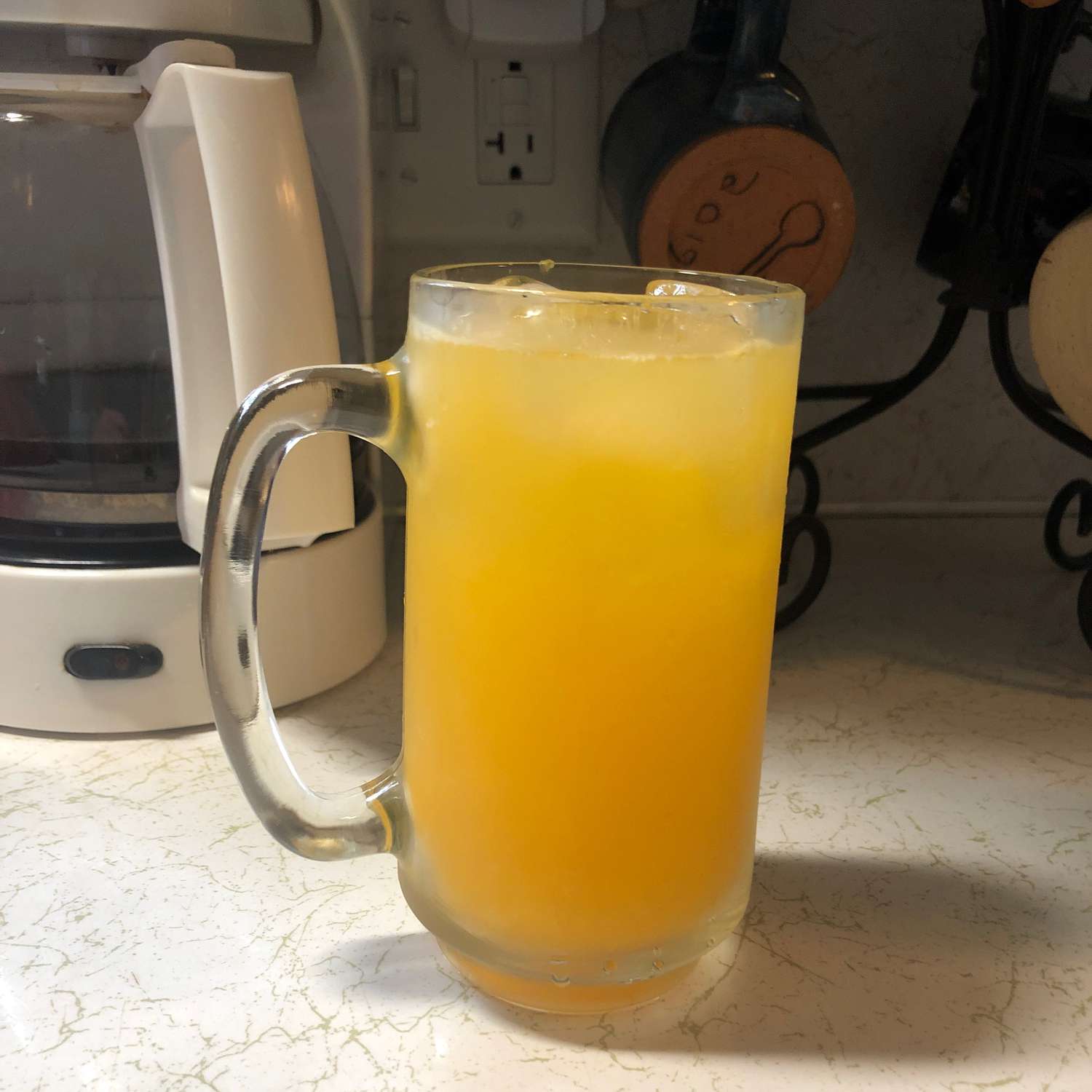 Апельсин Свежий сжатый апельсиновый и водка коктейль