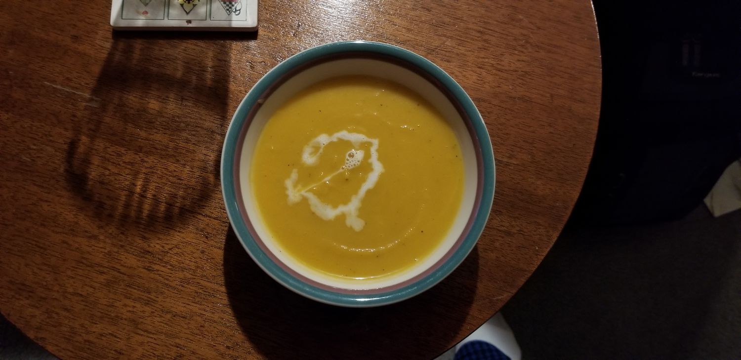 Суп из сквоша ореха с кремором из фундука