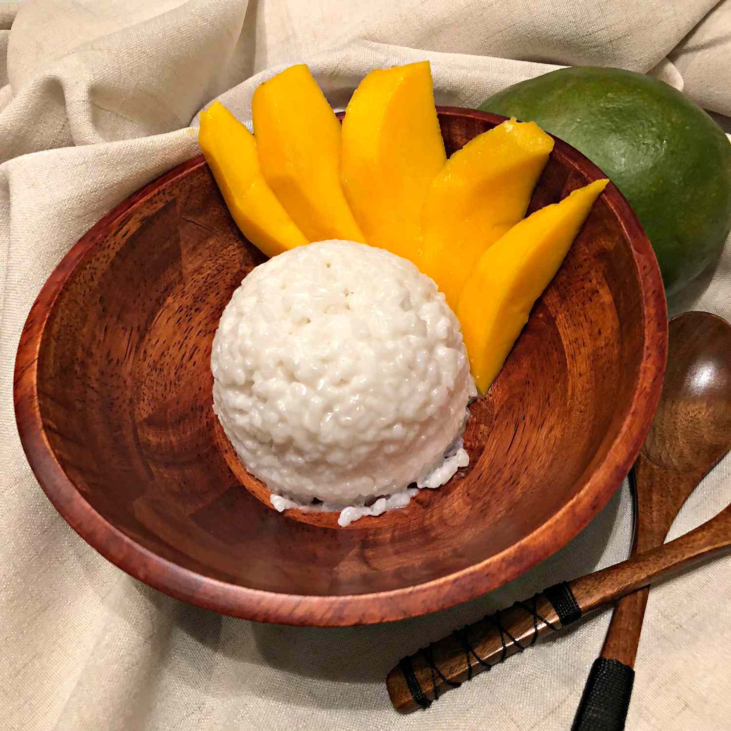 Сладкий липкий рис и манго