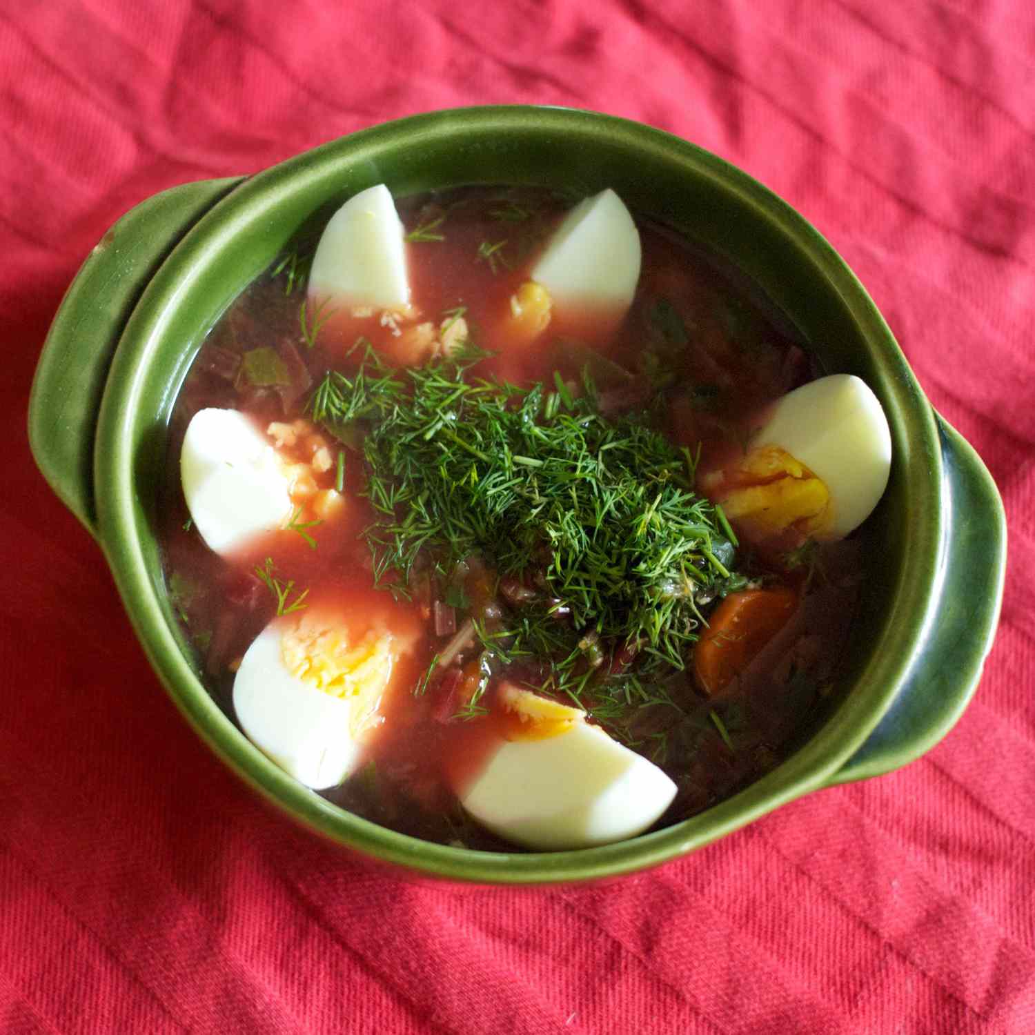 Botwinka (польский овощной суп с зелеными свеклой)