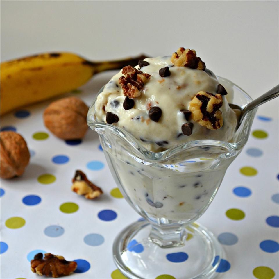 Банановый шоколадный орех замороженный йогурт