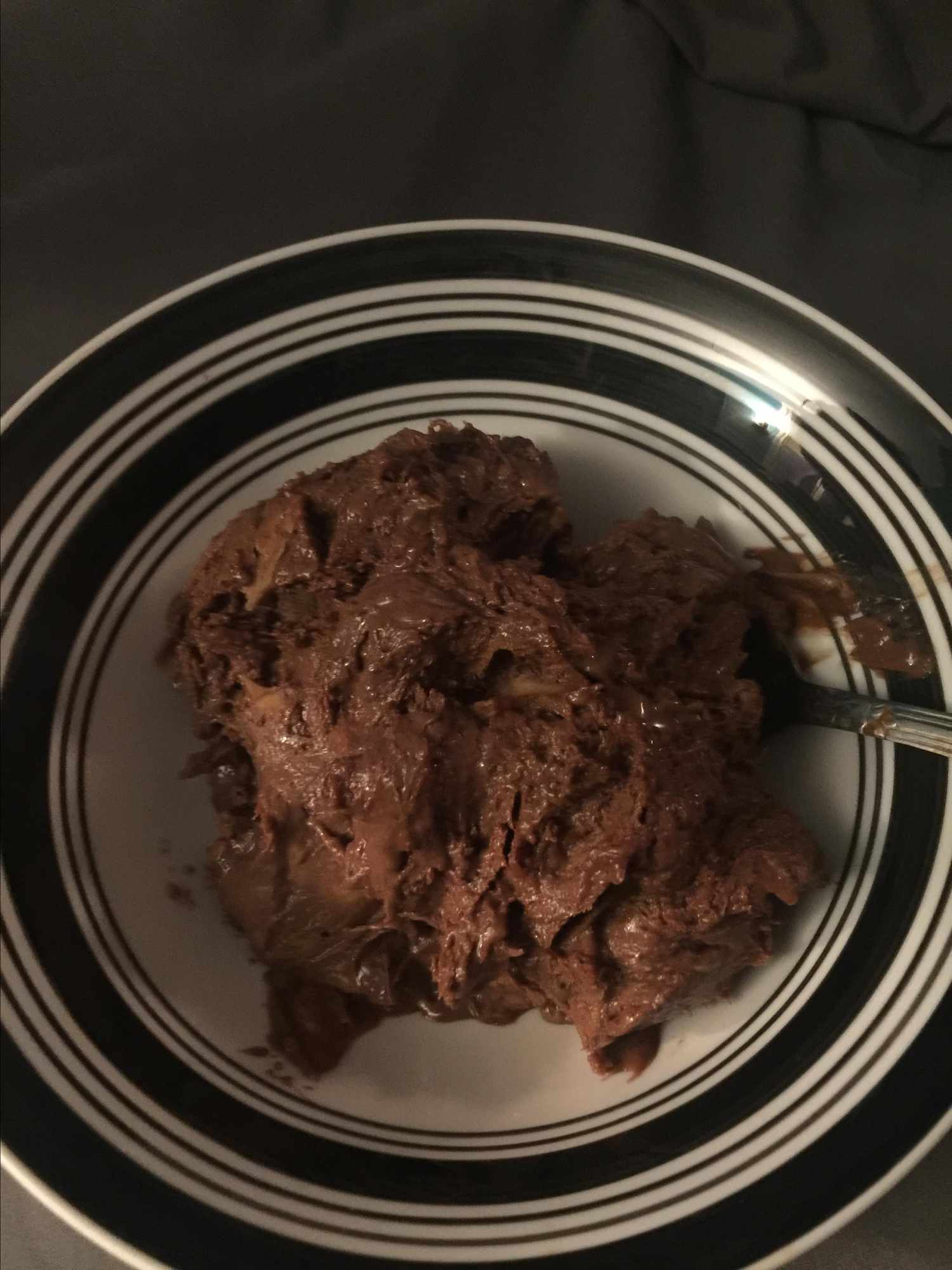 Умереть за двойное шоколадное мороженое с арахисовым маслом