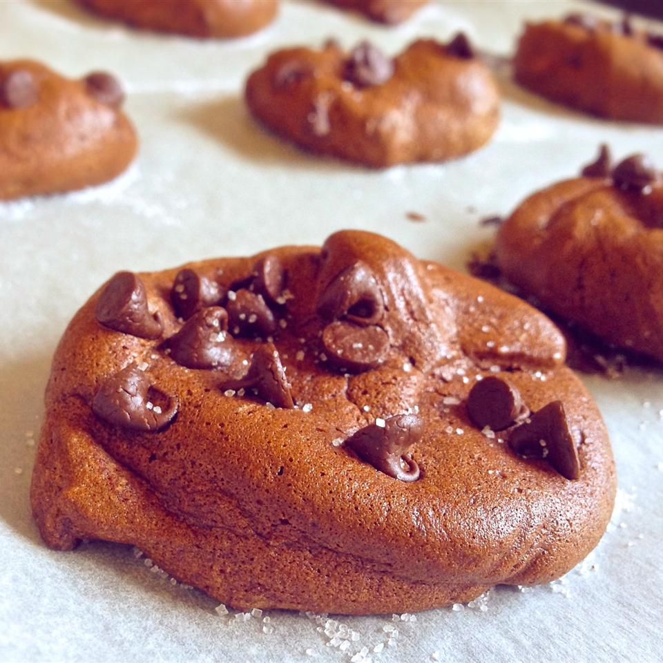 Шоколадное воздушное печенье с шоколадными чипсами