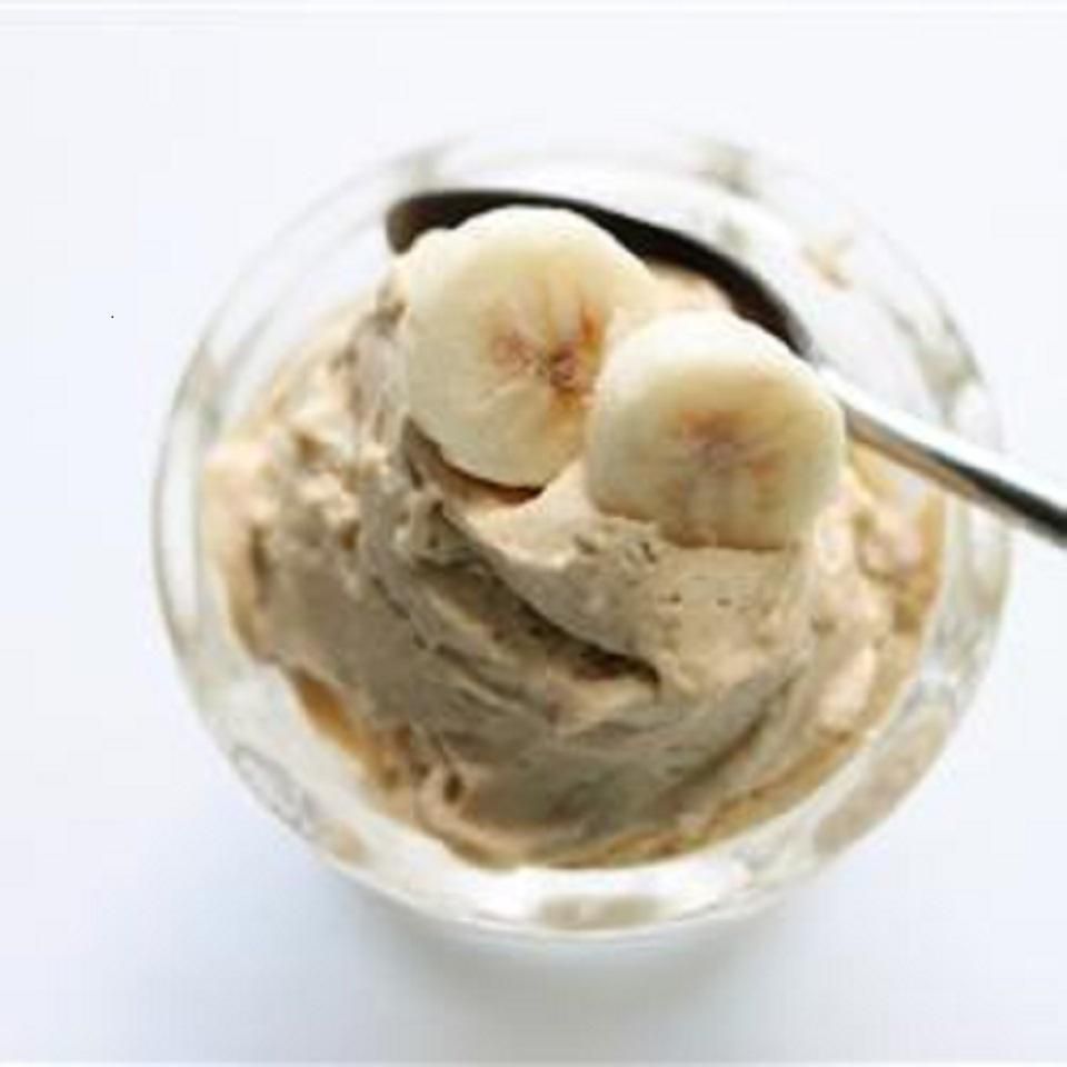 Мороженое с бананом и арахисовым маслом