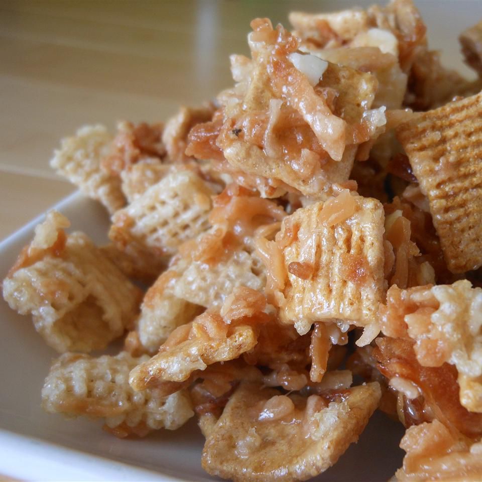 Toasty Sweet Cocontty Graham Chex Mix