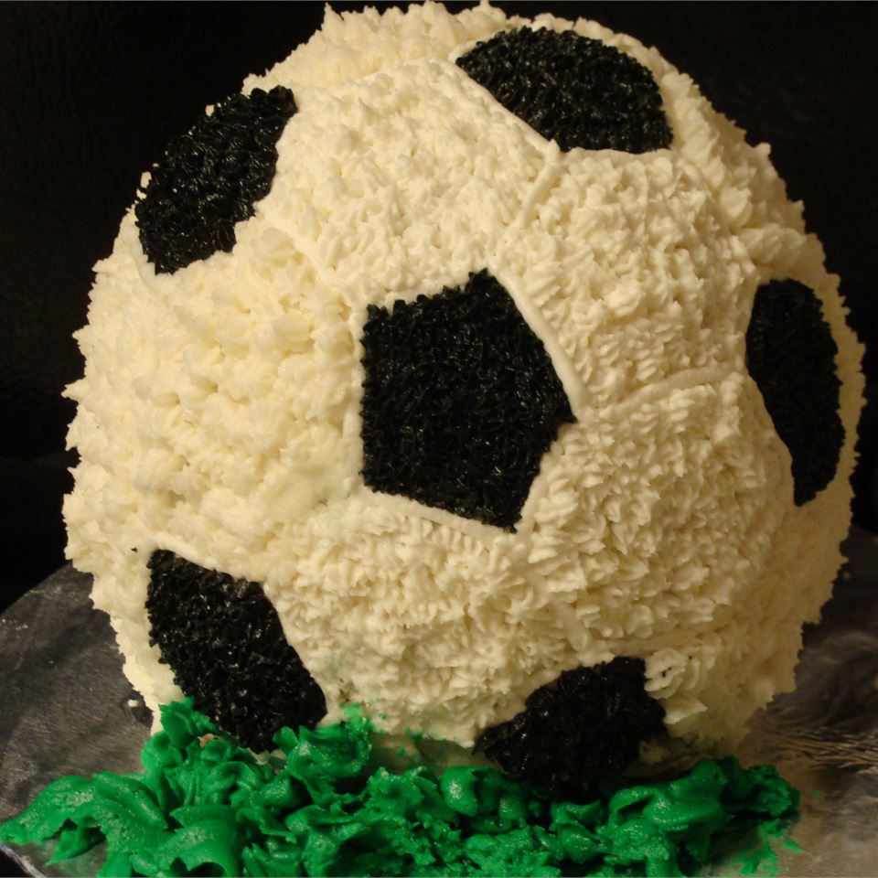 Футбольный шаровой торт