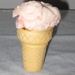 Клубничная розовая вода мороженое