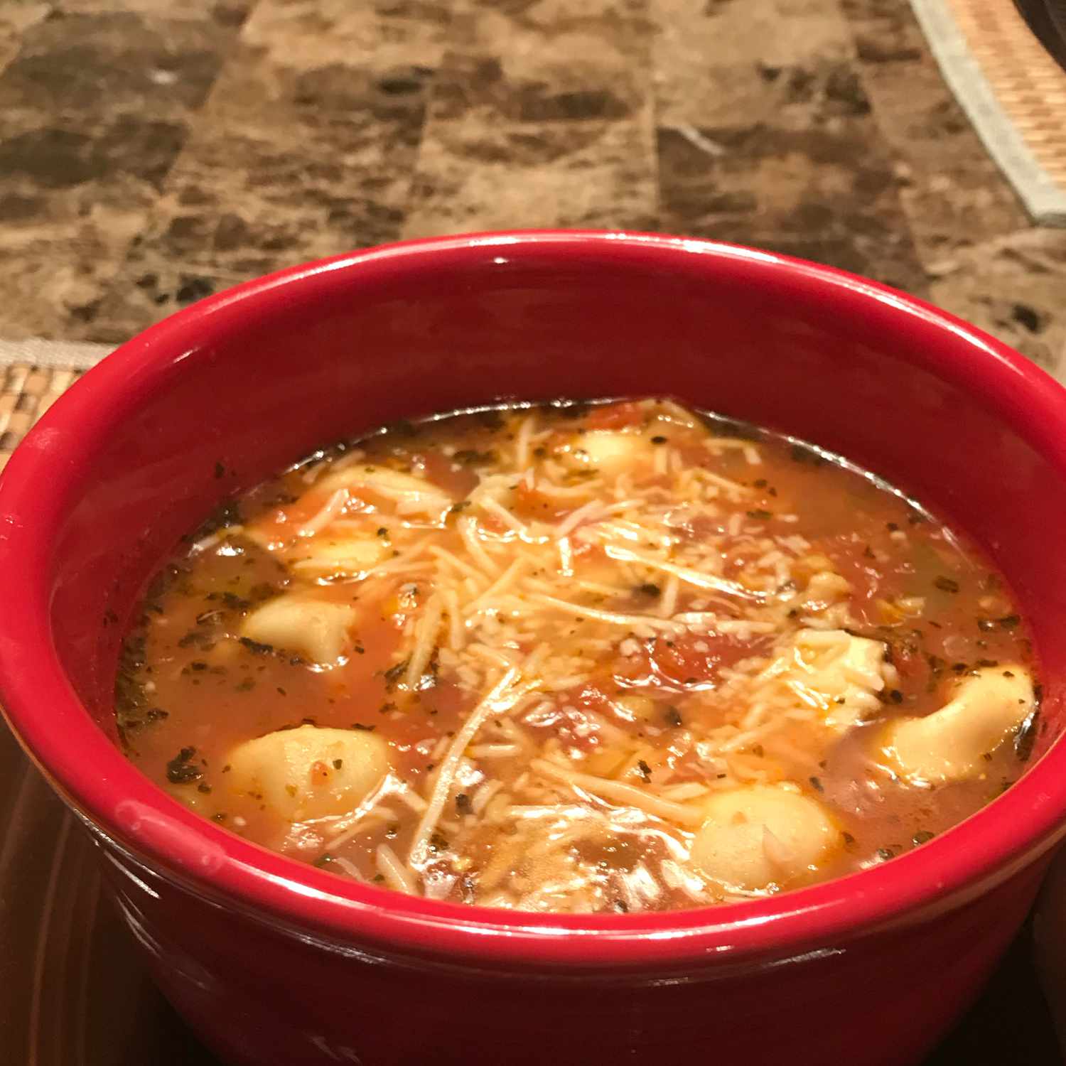 Легкий суп из тортеллини
