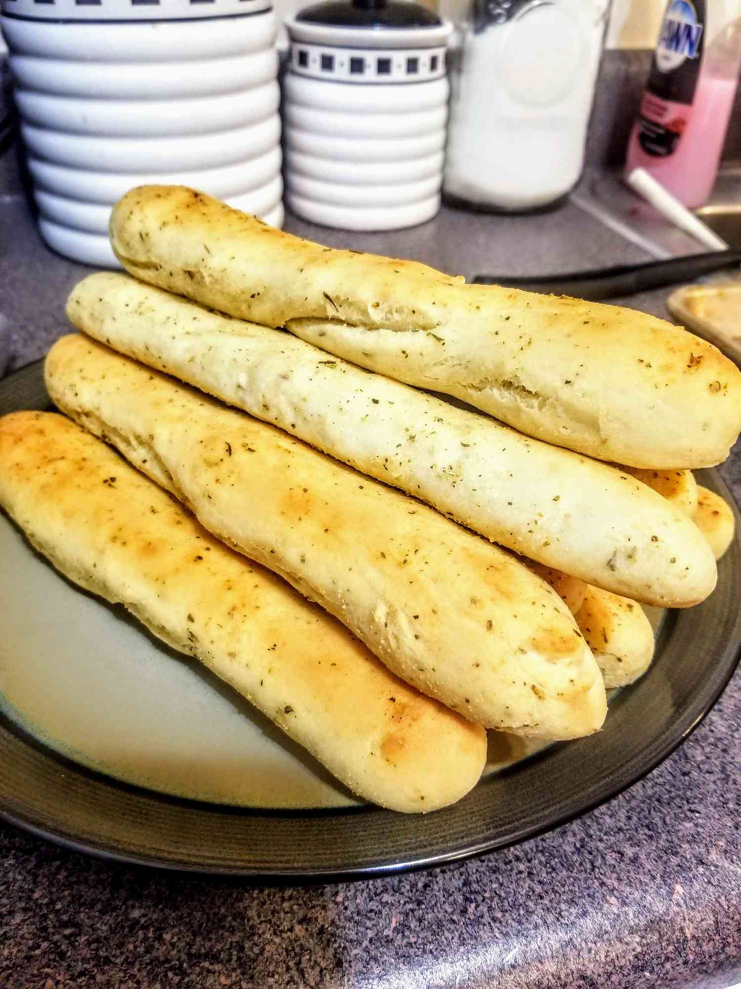 Пармезан-херб хлебные палочки