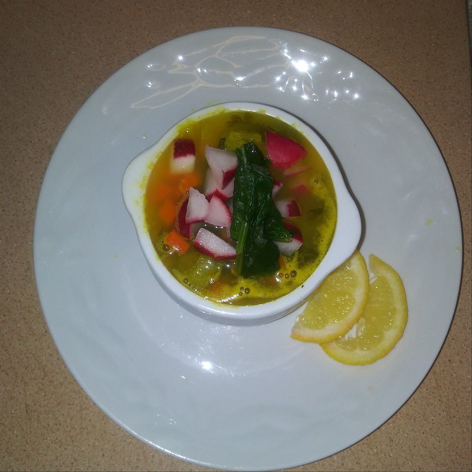 Шпинат и овощный суп с редькой