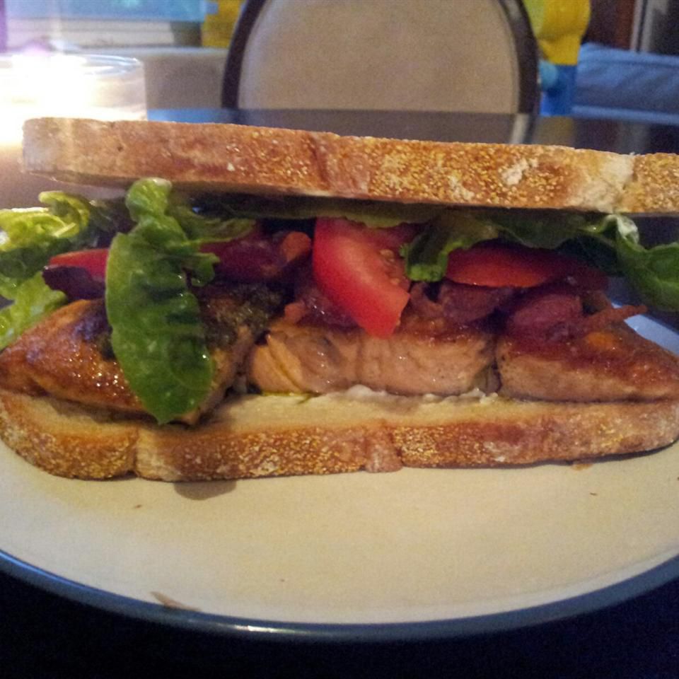 Лосось BLT Sandwich