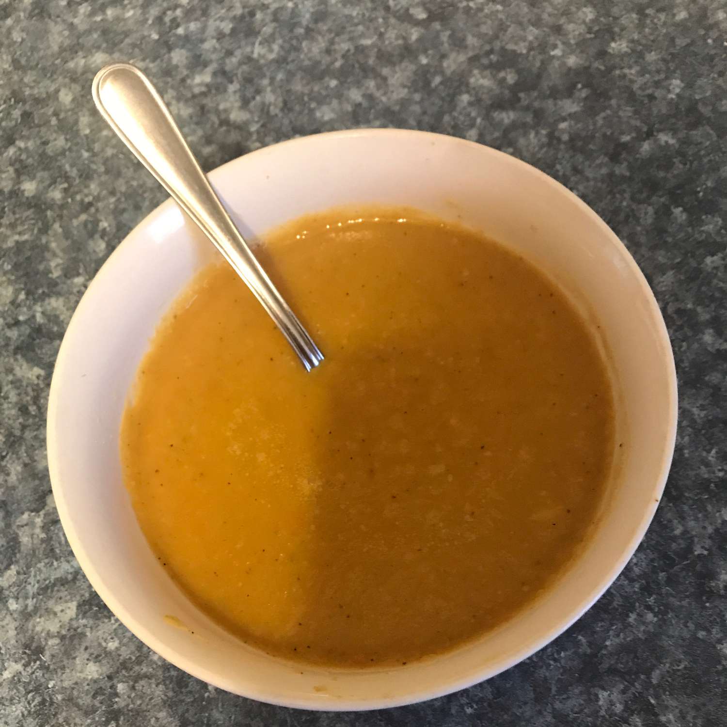 Сливочный корневой овощной суп с карри