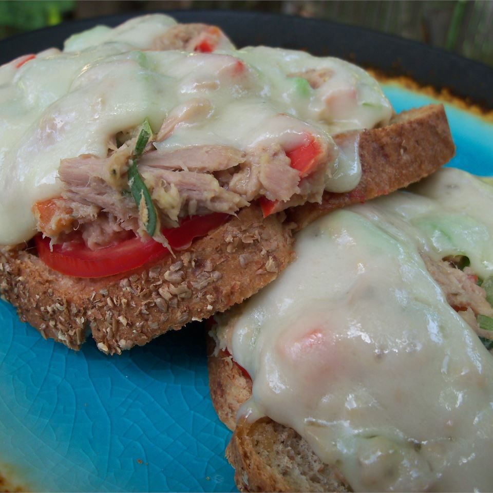 Начинка сэндвича с бутербродом тунца без майонеза